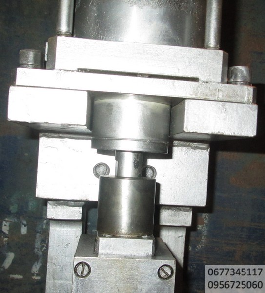 пресс настольный пневматический ,  предназначен для операций холодной штамповки: вырубки, пробивки, гибки, неглубокой вытяжки , опрессовки  зажимов , скоб и наконечников на проводах  , таблетпресс  , таблетирование , габаритный размер -3420х280х550 вес 130кг